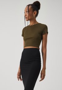 Gina Tricot SOFT TOUCH RUCHED SKIRT - Maxisukňa - black