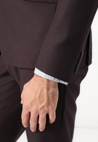 Isaac Dewhirst NOTCH SLIM SUIT  - Κοστούμι - bitter chocolate