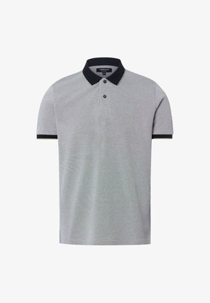 Jasnoszara koszulka polo z krótkim rękawem, czarnym kołnierzykiem i lamówkami na rękawach, dwoma czarnymi guzikami oraz metką "regular fit" wewnątrz kołnierzyka.