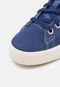 adidas Originals STAN SMITH CS - Joggesko - dark blue/core white/gum