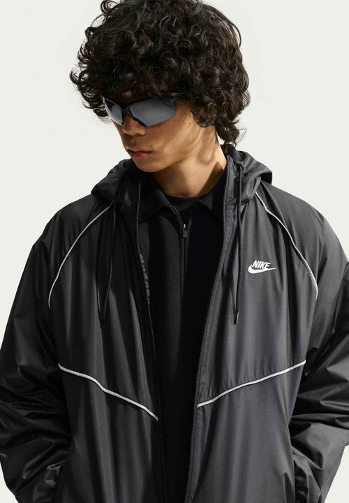 Nike Windrunner Loose Storm-FIT Jacket 'Black White' — foto 4