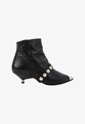 Isabel Marant, Bottines de cowboy / motard - black