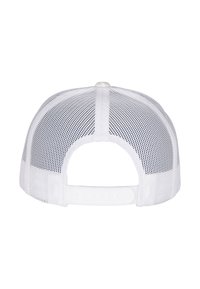 Casquette snapback en maille blanche avec une fermeture réglable en plastique blanc solide et un haut arrondi avec des trous de ventilation hexagonaux.