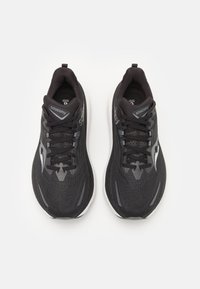 Saucony HURRICANE 24 - Apavi skriešanai pa asfaltu - black/carbon