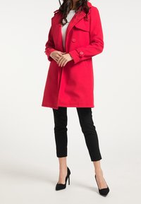 faina Trenssi - red