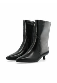 Mustad, läikiva sünteetilise nahast ankle botased, terava ninaga, madalate kassi kontsadega ja külgseppa kinnitusega. Sile tekstuur.