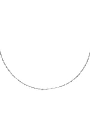 Zilveren ketting met een slank, in elkaar geweven ontwerp en een gladde textuur, ontworpen voor een subtiele maar elegante uitstraling.