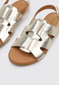 Sandra Fontán SALE - Sandalias - gold