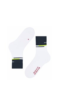 Białe skarpetki z ciemnoniebieskim mankietem, z zielonymi i czarnymi poziomymi paskami. Zawierają czerwony napis oraz małe czerwone "R" na jednej skarpetce.