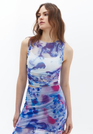 OXXO GATHER DETAILED CROP SINGLET - Top - floral comb
