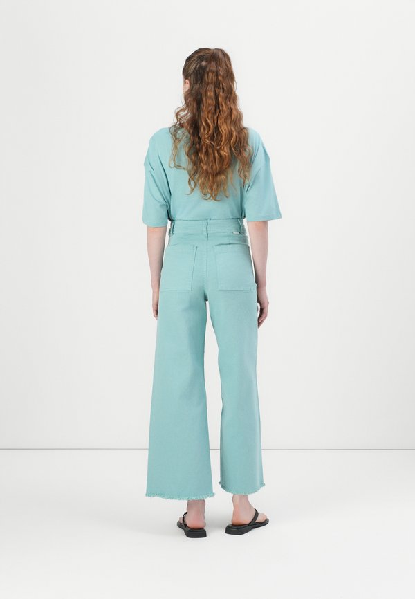 FREE FALL - Flared Jeans2