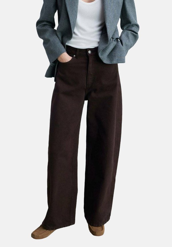 Relaxed fit jeans - chocolate