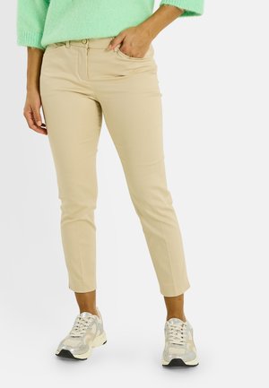 CIGARETTE RACCOURCI - Pantalones chinos - beige