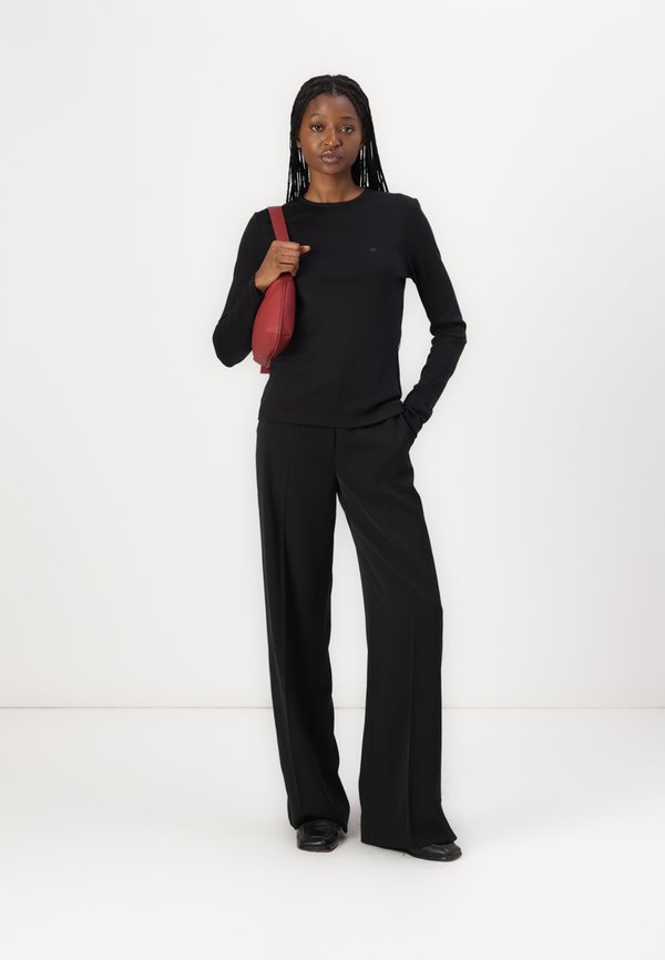 LIQUID TOUCH - Long sleeved top2