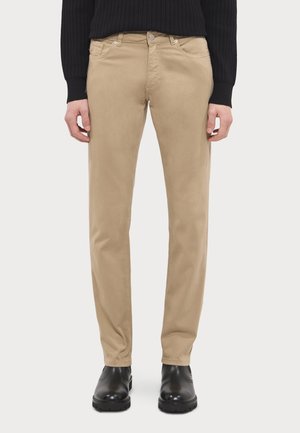 NICK - Vaqueros slim fit - beige