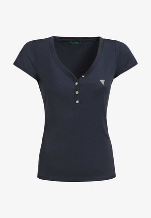 T-shirt blu navy a maniche corte, scollo a V con cinque bottoni metallici e piccolo logo. Realizzata in tessuto morbido con una vestibilità aderente, texture liscia.