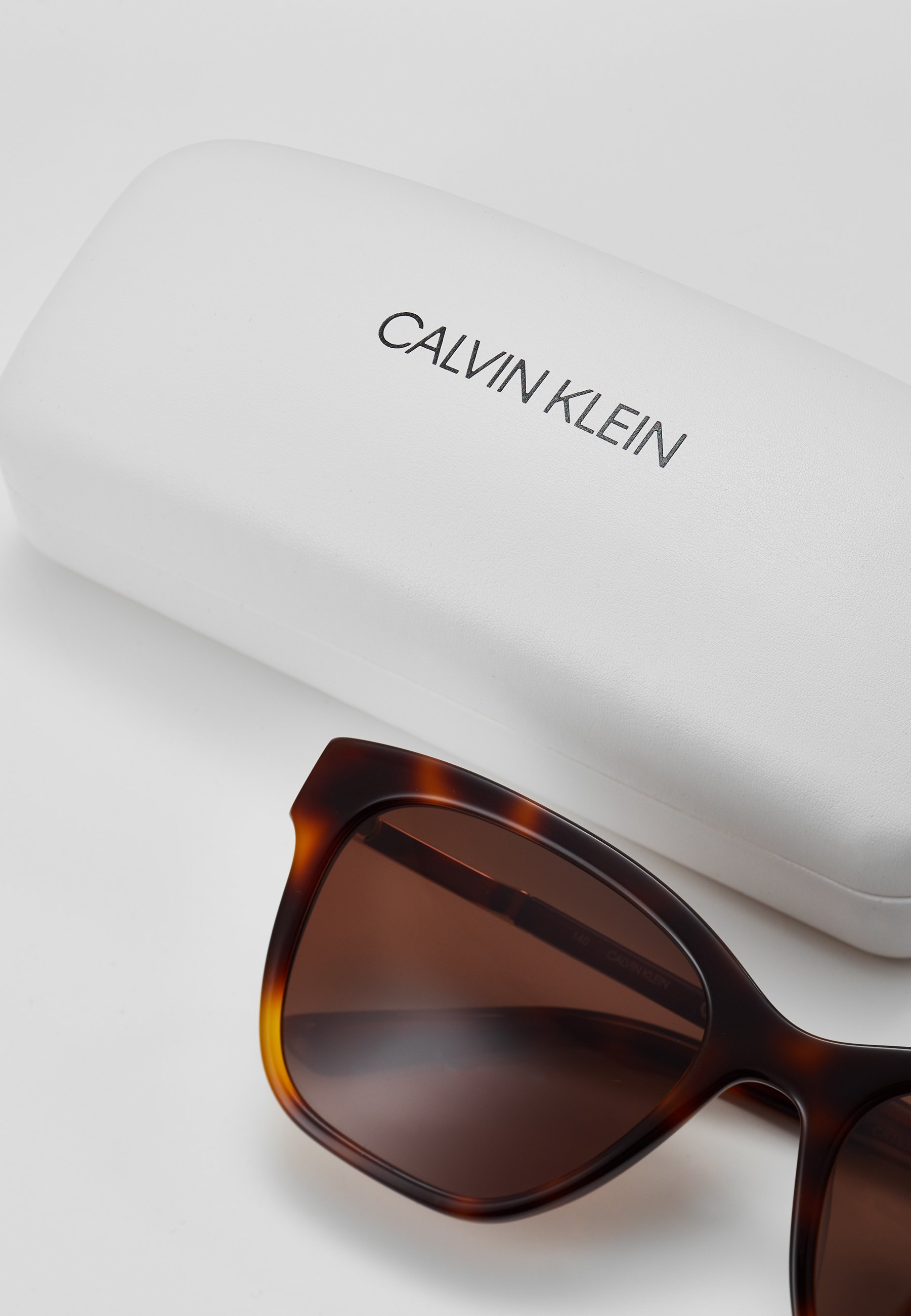 Calvin Klein Zonnebril - soft tortoise/gemêleerd bruin - Zalando.be