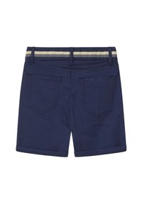 Pantaloni corti blu scuro con orlo arrotolato, dotati di una vita elastica a righe e due tasche posteriori con dettagli di cucitura.