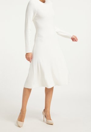 Pletené šaty - white