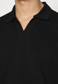 HUGO Basic T-shirt - black