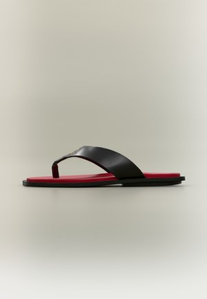Steve Madden, SPLASH - Сандали с Т-образна каишка - black/red