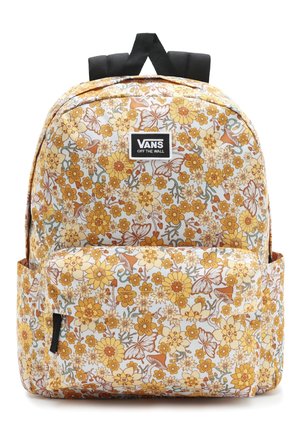 Zaino floreale con fiori gialli e arancioni su sfondo bianco, dotato di una tasca frontale e spallacci neri per il trasporto.