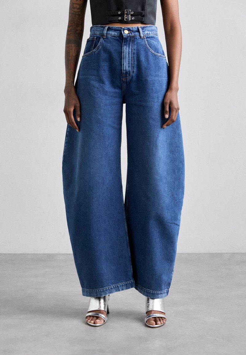 A.W.A.K.E. MODE RECYCLED ROUNDED - Jeans Relaxed Fit - blue