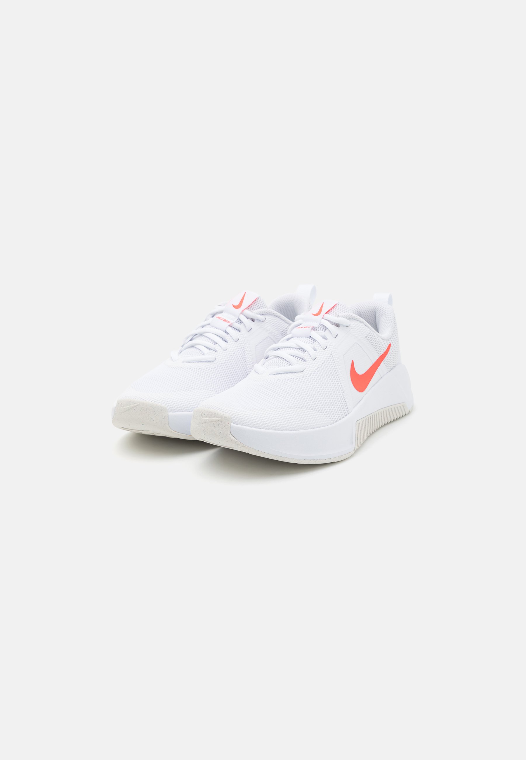 nike white gym trainers