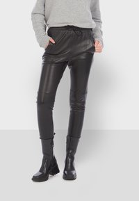 Oakwood Kožené kalhoty - black