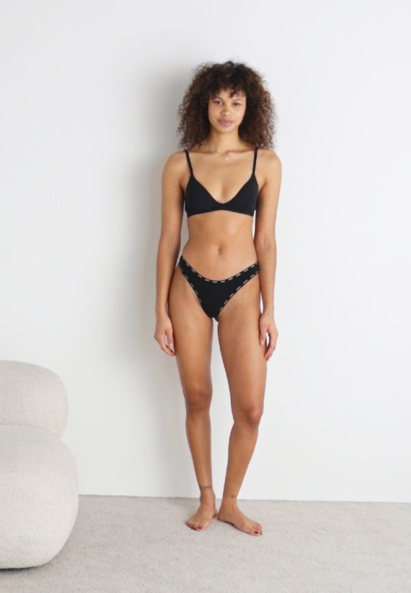 BASIC THONG 3 PACK - Thong2