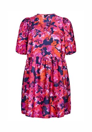 Korte mouwen jurk in een levendig roze, oranje en marineblauw bloemenpatroon. V-halslijn met een gathered taille en een uitlopende silhouette. Glad stof textuur.