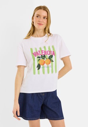 Grain de Malice, T-SHIRT COL ROND IMPRIMÉ - Camiseta estampada - blanc