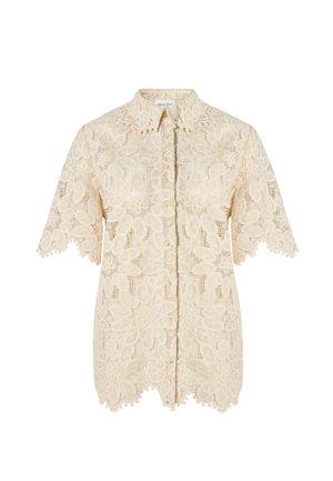 Kremna čipkasta bluza s kratkimi rokavi, z rožnatimi vzorci, valovitimi robovi, zapenjanjem na gumbe spredaj in klasičnim ovratnikom.