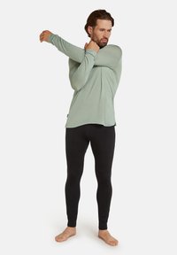 icebreaker LIGHT WEIGHT COOL-LITE SPHERE - Langarmshirt - moss