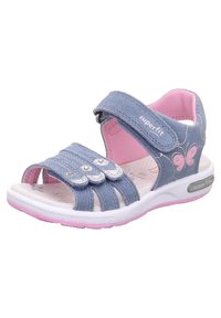 Sandalino blu in velcro realizzato in materiale morbido, con un accento rosa, tre cinturini bianchi con punti decorativi e un design a farfalla.