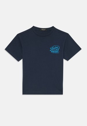 Marineblå bomullst-skjorte med rund hals, korte ermer, og et turkist grafikk med teksten "Replay" og "Denim Goods" trykt på fronten.