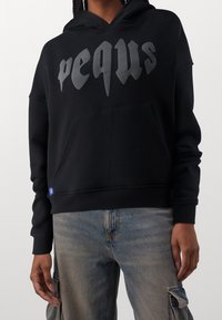 PEQUS Felpa con cappuccio - black