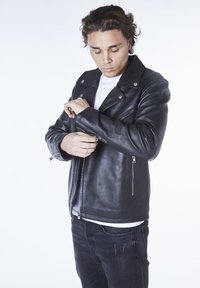 Bolongaro Trevor RANGER BIKER - Chaqueta de cuero - schwarz