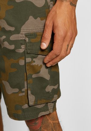 Short - dark green