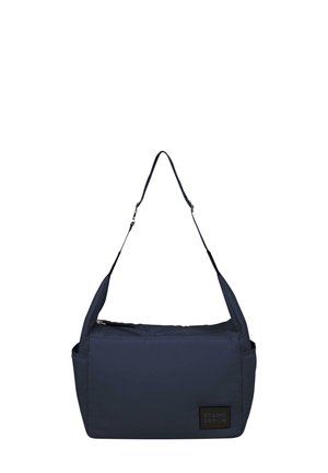 Borsa a spalla blu navy in tessuto morbido e resistente con chiusura a zip, dotata di tasca frontale e patch con logo. Tracolla regolabile per il massimo comfort.