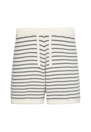 Kremowe dzianinowe szorty z poziomymi czarnymi paskami i ściągaczem w talii, wykonane z teksturowanej tkaniny z wywiniętymi nogawkami.