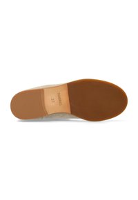 Suela de zapato de ante de color claro con forma suave y redondeada. Presenta una base plana de goma y un logotipo embossing. Indica tamaño "37".
