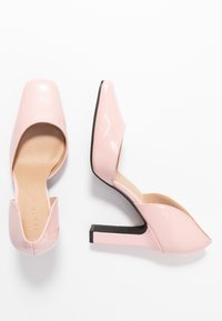 NA-KD Zapatos altos - pink