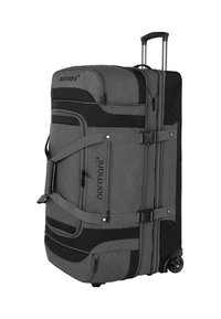 Grau gefärbte Stoff-Duffel-Tasche auf Rollen mit schwarzen Akzenten, mehreren Reißverschlüssen, Seitengriffen und einem stabilen Teleskopgriff für einen einfachen Transport.