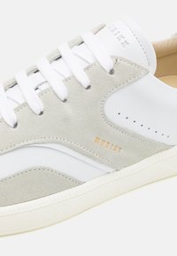 Nubikk RAY OWEN - Joggesko - white