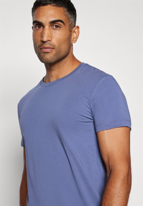 CENTRE - Basic T-shirt2