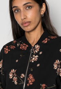 Vero Moda VMCOCO - Blusão aviador - black