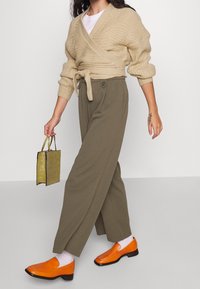 Noisy May Petite Pullover - beige