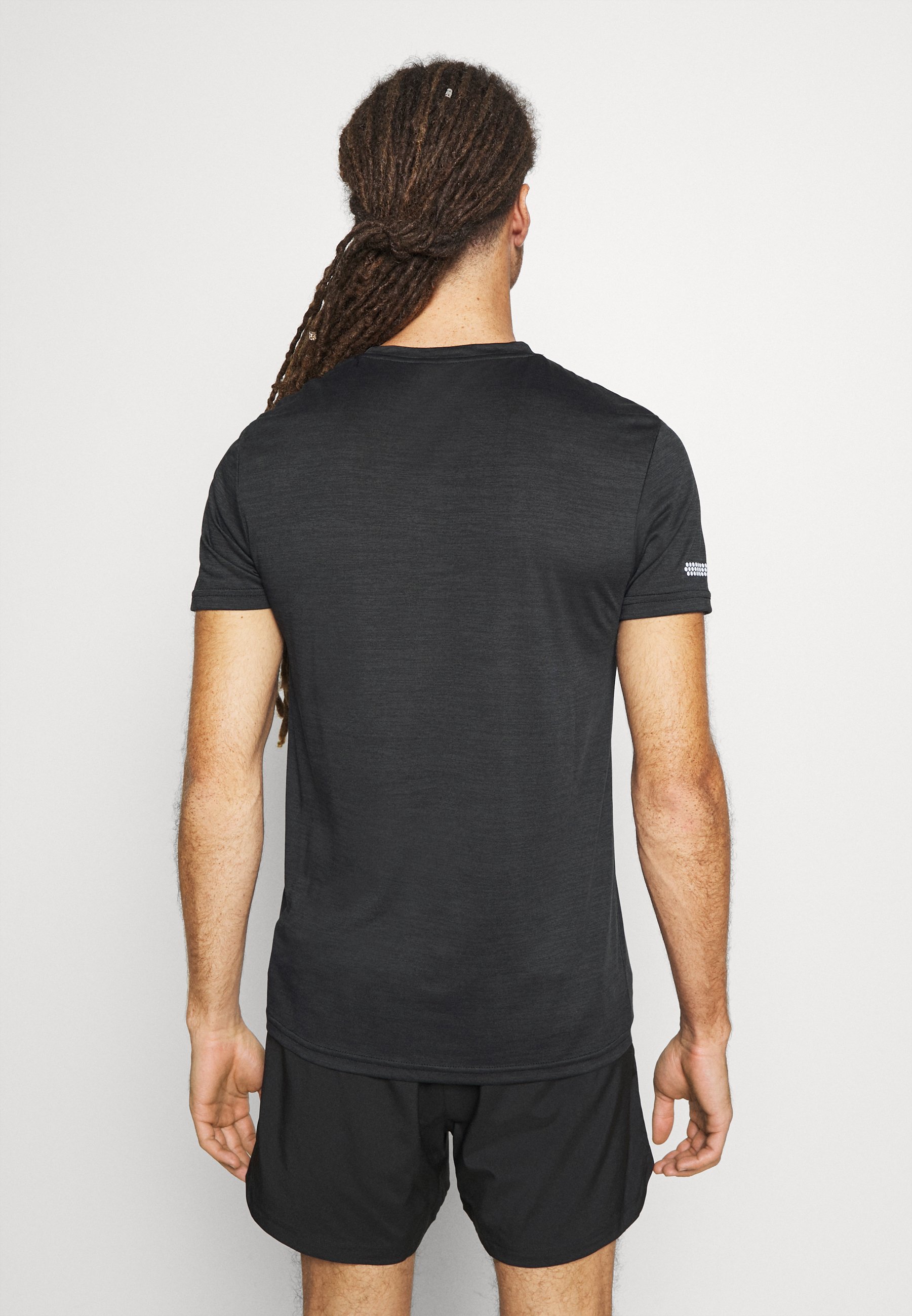 On performance-T ブラック　L On Performance Long-T Running Shirt Men - Black | Eclipse