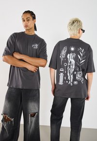 YOURTURN UNISEX - T-shirts med print - asphalt